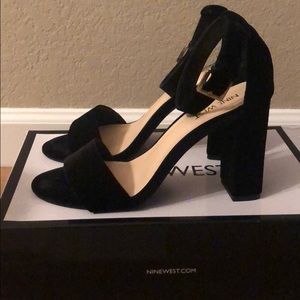 Black velvet chunky heel